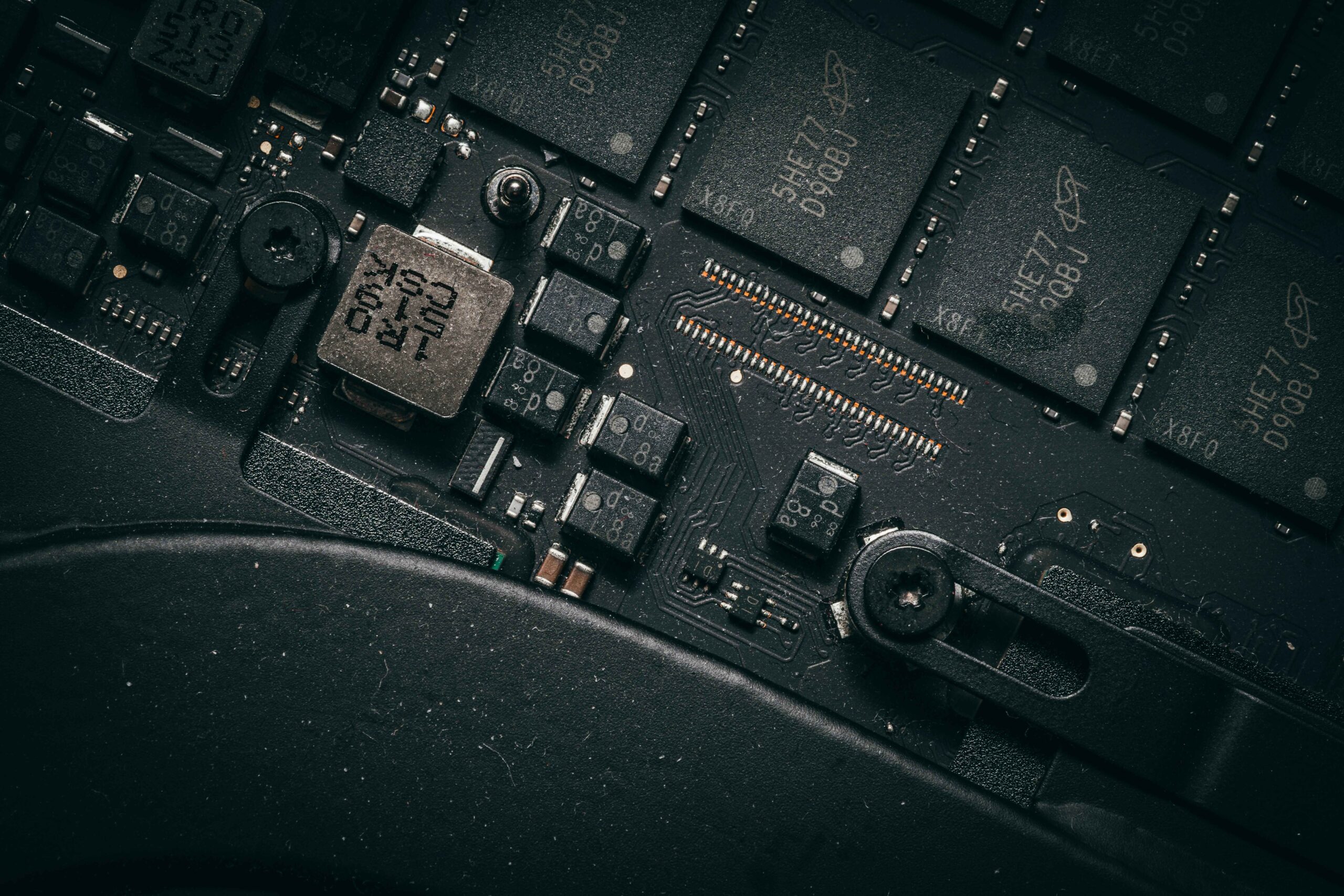 服务器连接数打满时，为什么 CPU 和内存看起来都不高？-速维云