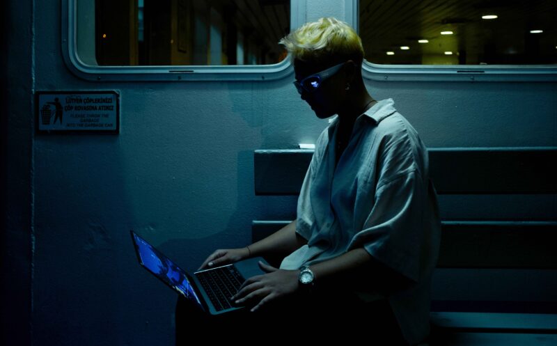 HTML iframe安全使用指南：sandbox、allow属性与跨域注意事项-速维云