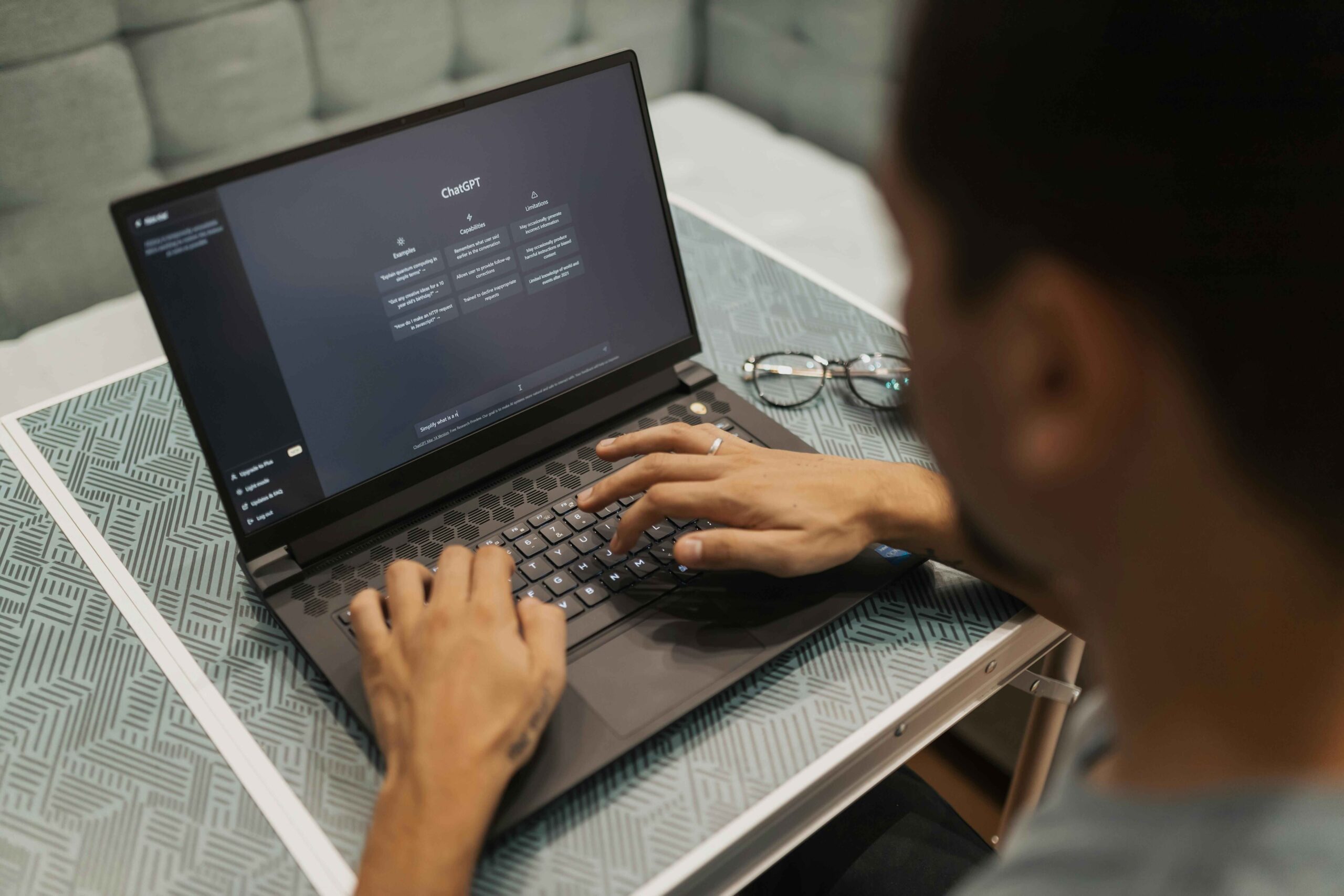 CSS Grid布局入门到实践：二维网格、区域划分与页面排版案例-速维云