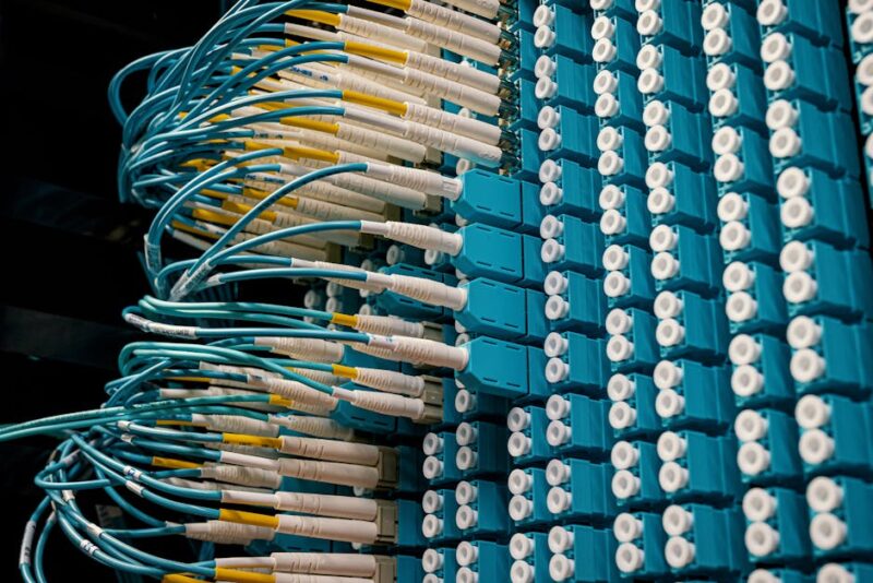 OpenAI公开实时语音架构,AI入口战从聊天框打到工作现场-速维云