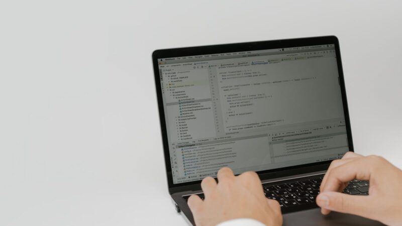 Chrome静默安装Gemini模型引争议，AI竞争开始进入基础软件层-速维云