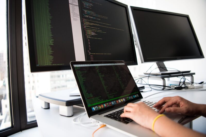 Linux 服务启动失败怎么排查？从 systemctl 状态到 journalctl 日志-速维云