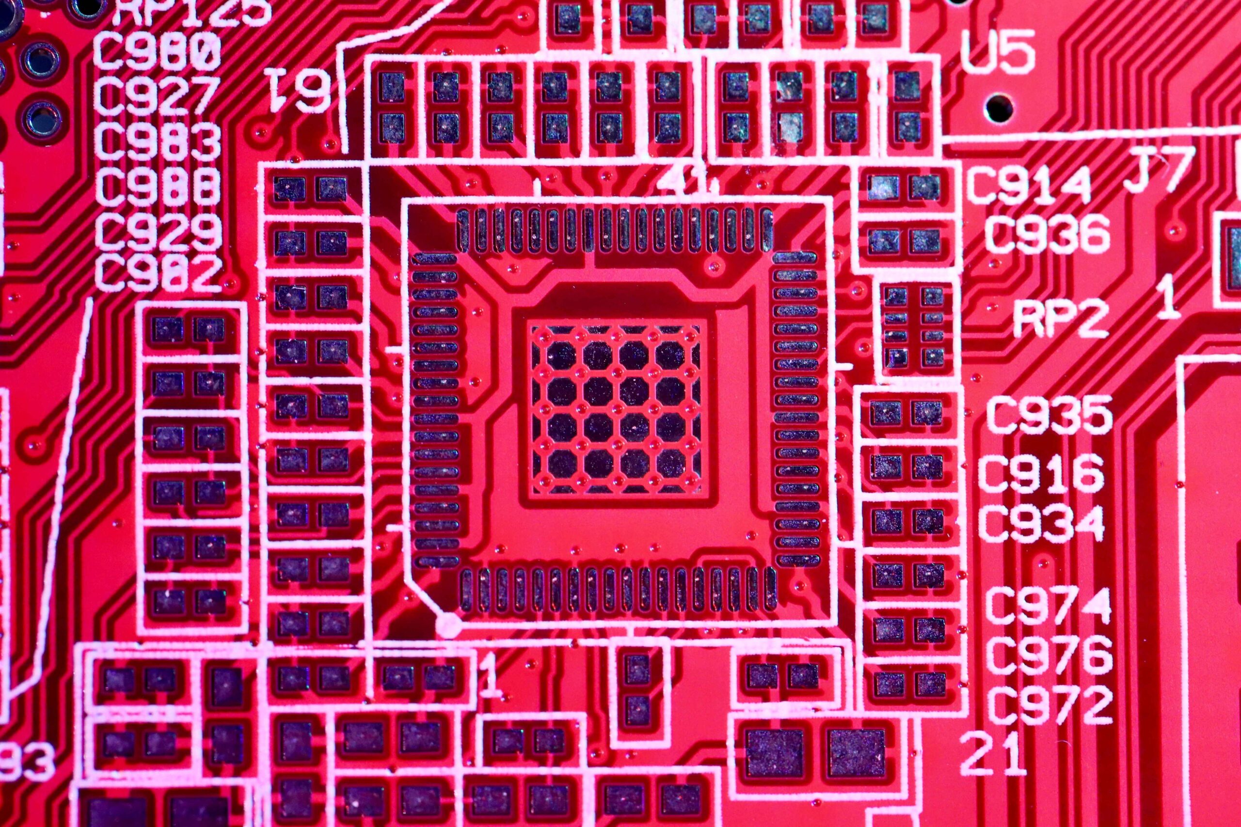 OpenAI暂停高风险训练后，AI竞争开始重算安全、开源和算力底座-速维云