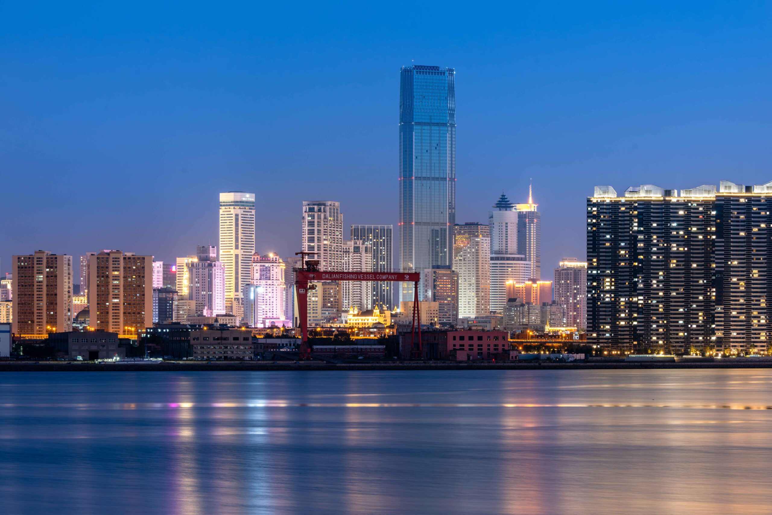 AI应用开始自己搭建工作流，真正的门槛从模型能力转向可控交付-速维云