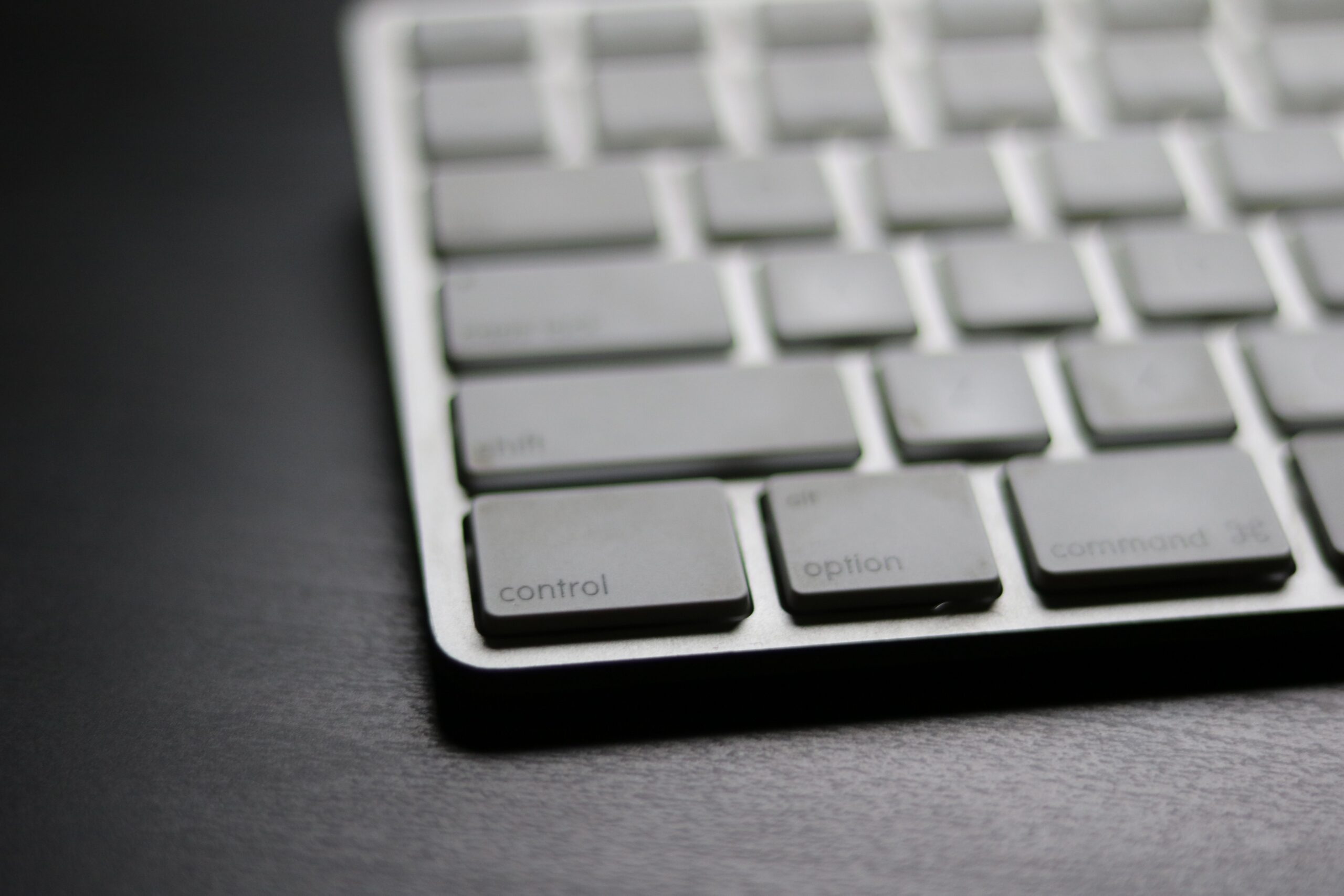 Linux crontab 定时任务配置教程:时间表达式写法与常见问题-速维云
