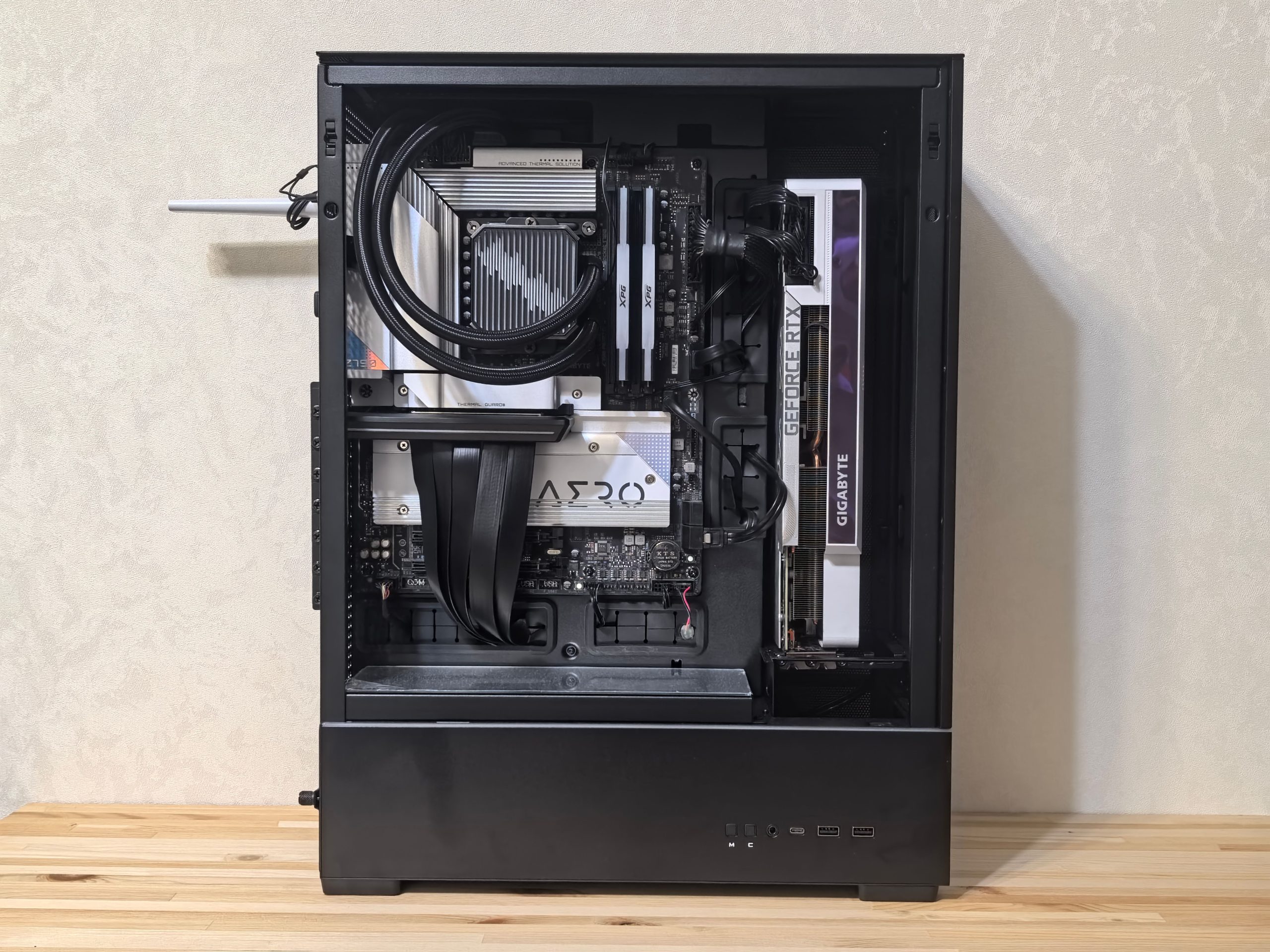 搭载 GPU 的计算机硬件内部