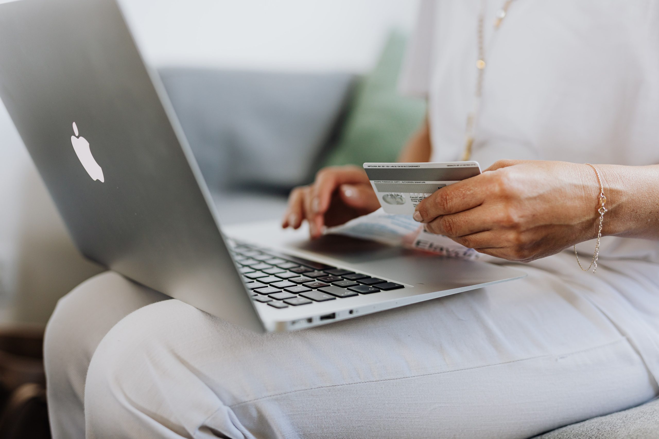 Adobe Commerce 文件上传漏洞遭大规模利用:Magento 网店该如何排查和加固-速维云